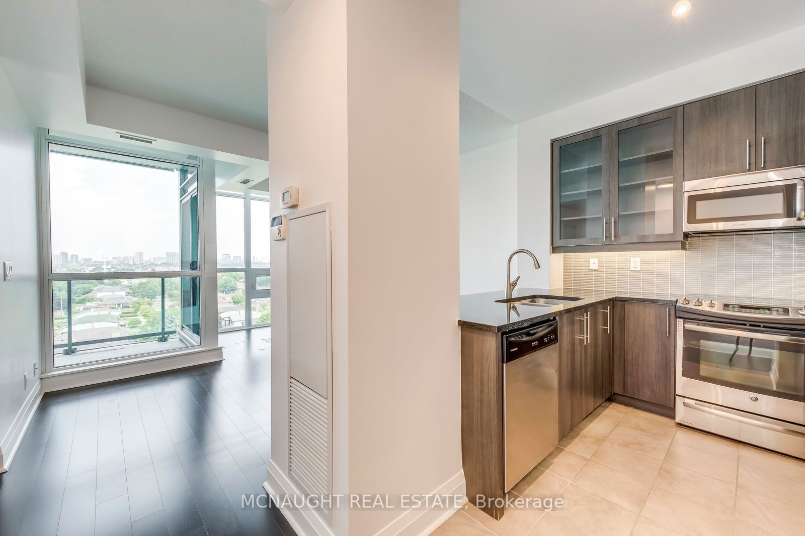 1185 The Queensway, unit 914 for sale