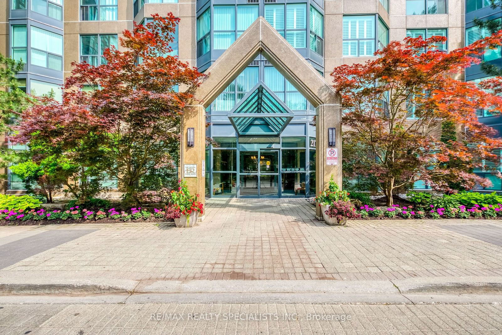 2177 Burnhamthorpe Rd W, unit 404 for sale