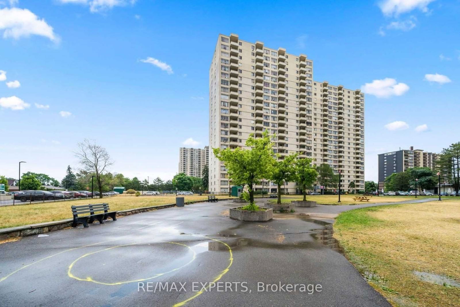 320 Dixon Rd, unit 816 for sale - image #2