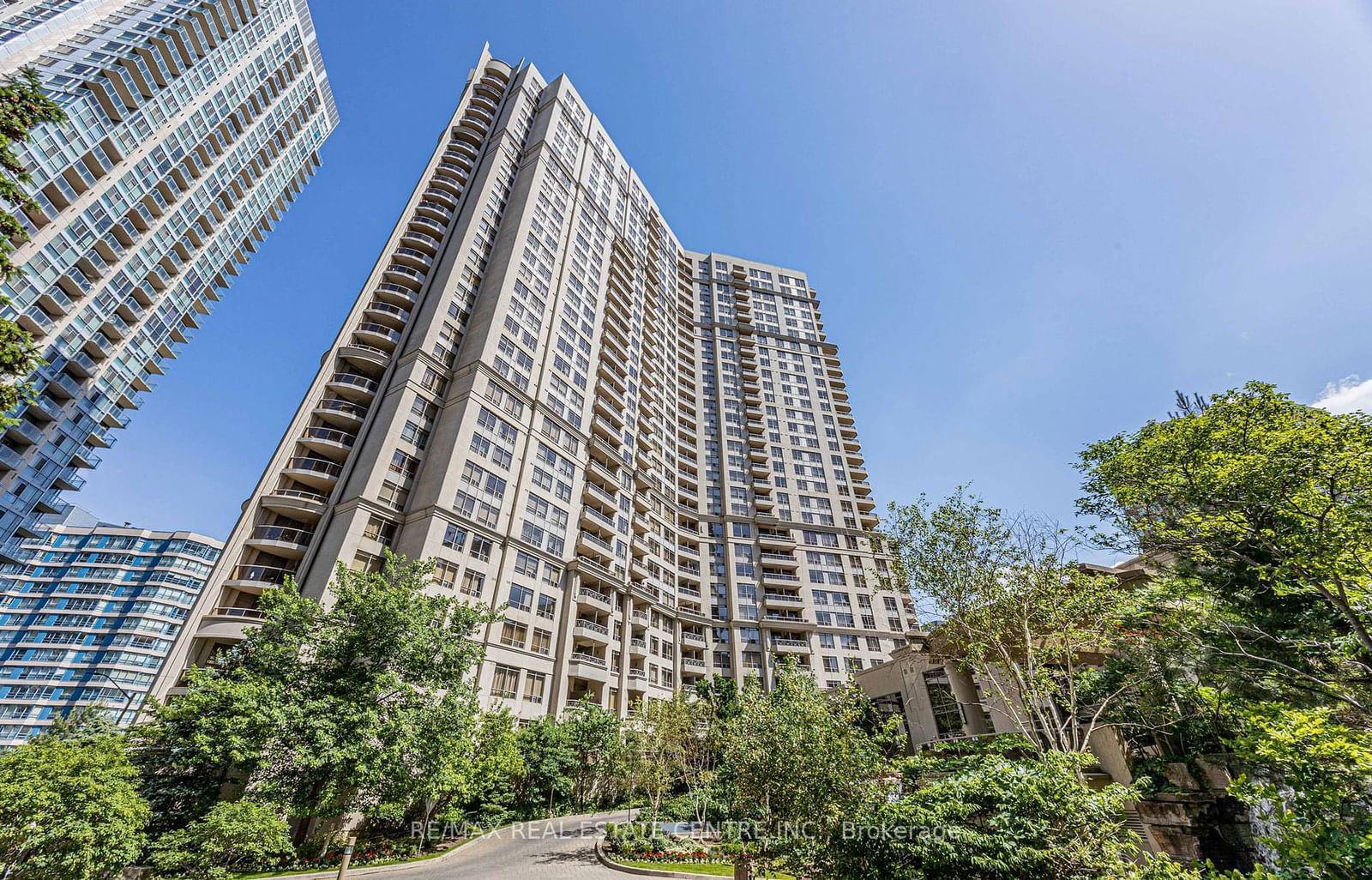 3888 Duke Of York Blvd, unit 2027 for rent