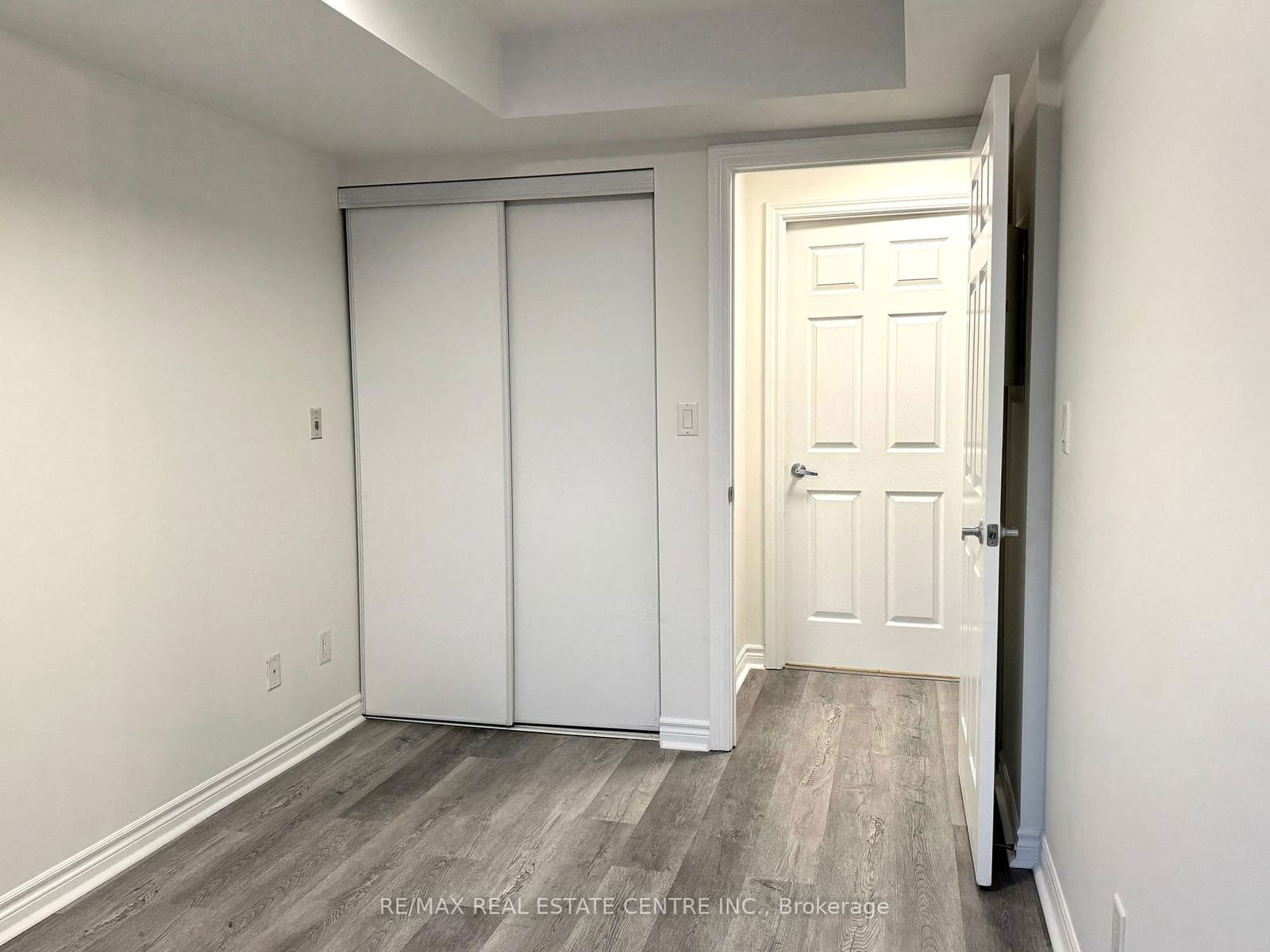 3888 Duke Of York Blvd, unit 2027 for rent