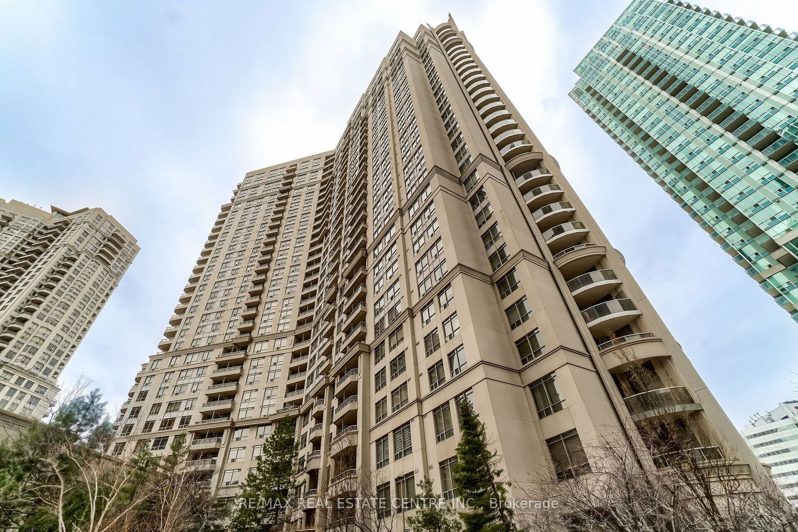 3888 Duke Of York Blvd, unit 2027 for rent