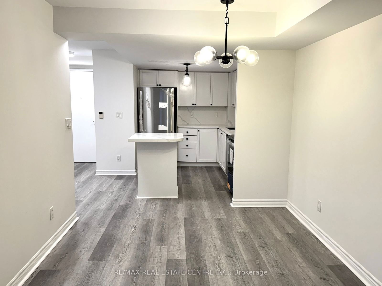 3888 Duke Of York Blvd, unit 2027 for rent