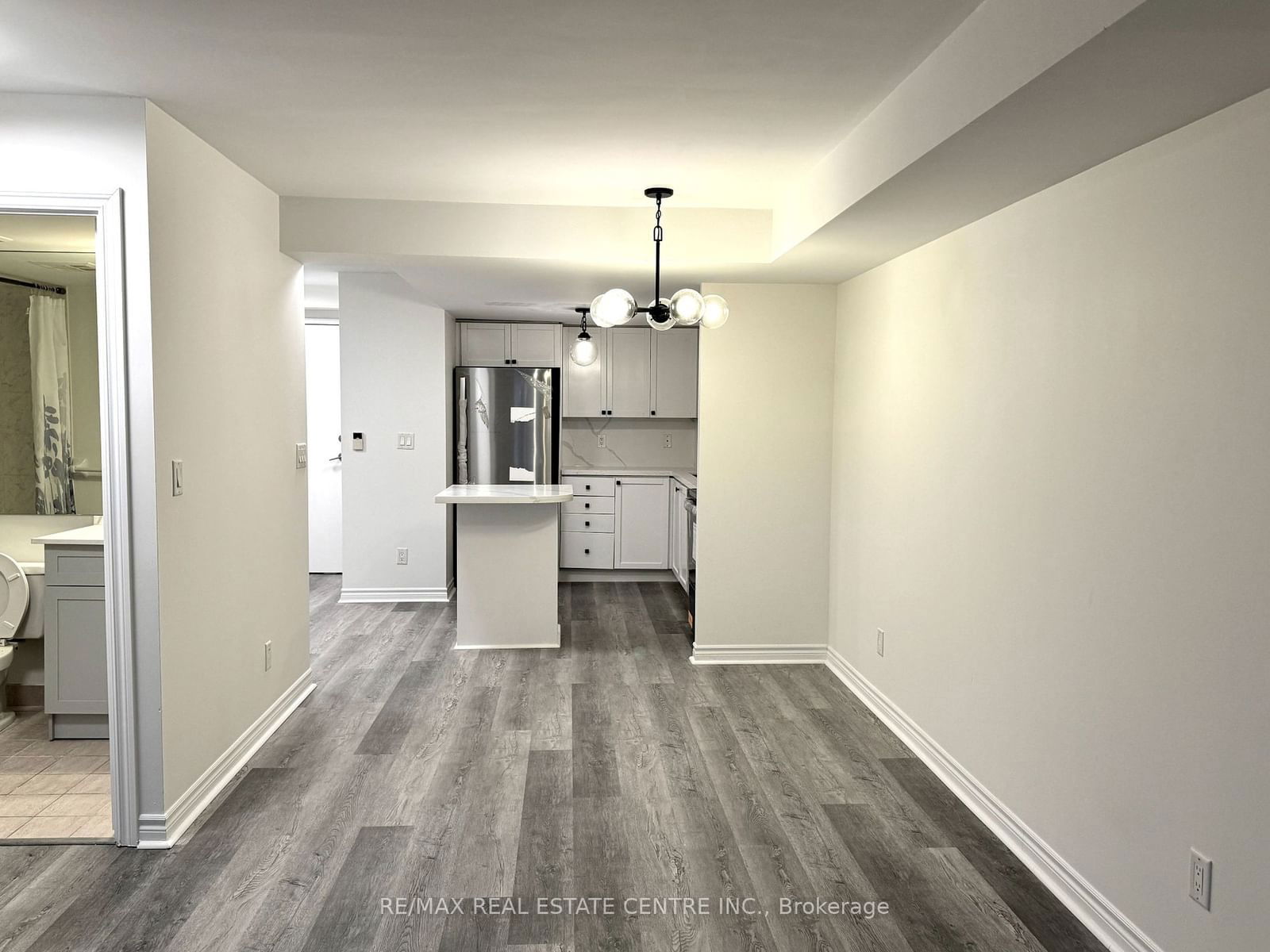 3888 Duke Of York Blvd, unit 2027 for rent