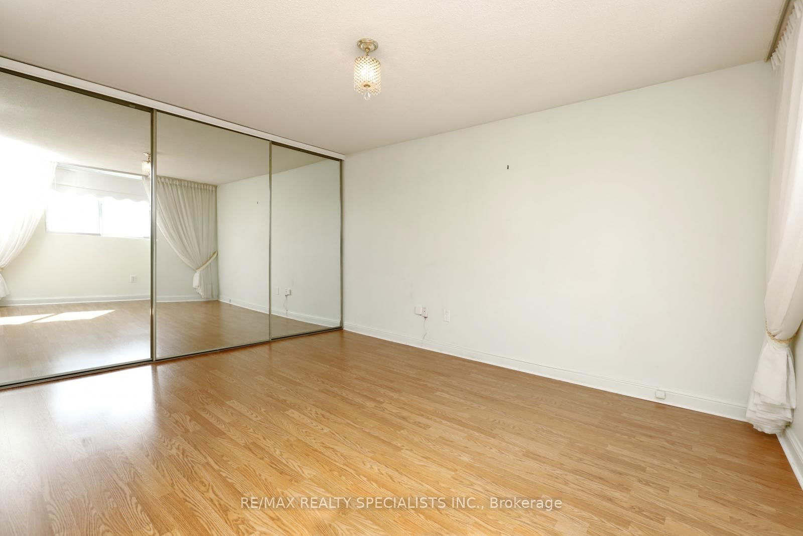 820 BURNHAMTHORPE Rd, unit 1602 for sale - image #20