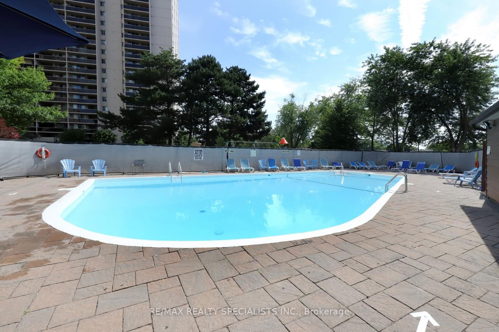 820 BURNHAMTHORPE Rd, unit 1602 for sale