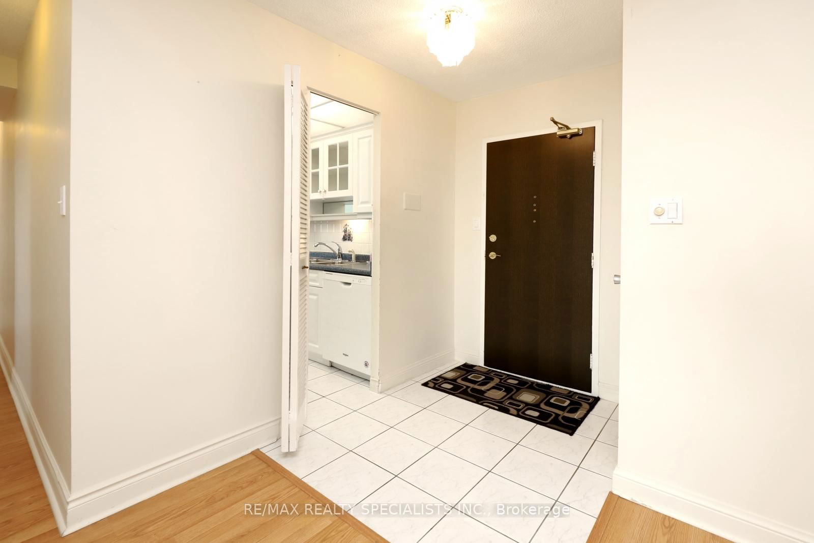 820 BURNHAMTHORPE Rd, unit 1602 for sale - image #3