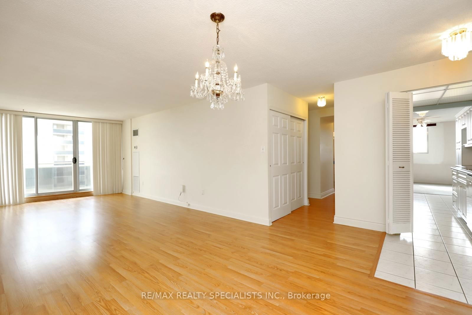 820 BURNHAMTHORPE Rd, unit 1602 for sale - image #7