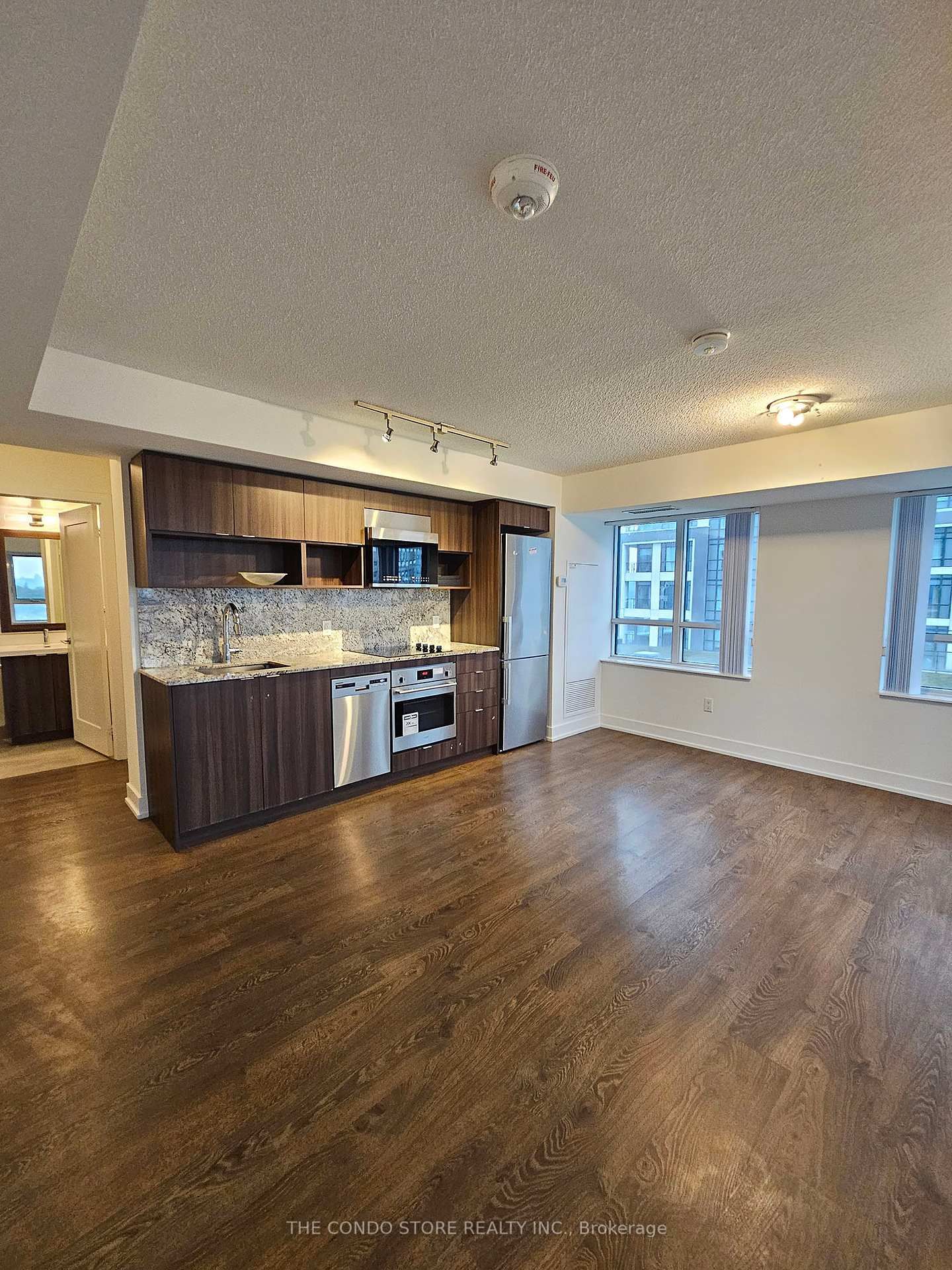 9 Mabelle Ave, unit 522 for rent