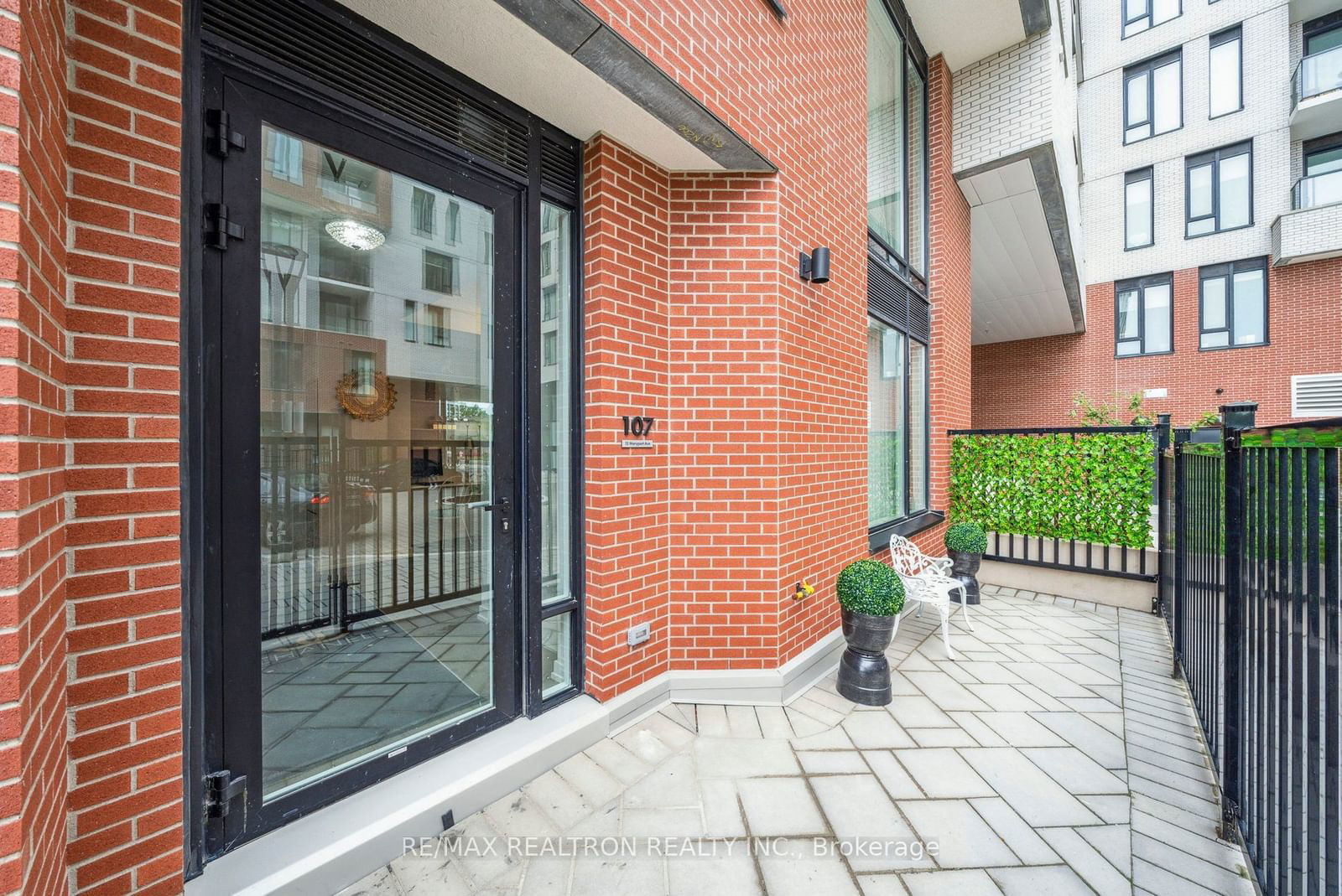 15 Maryport Ave, unit 107 for sale - image #4