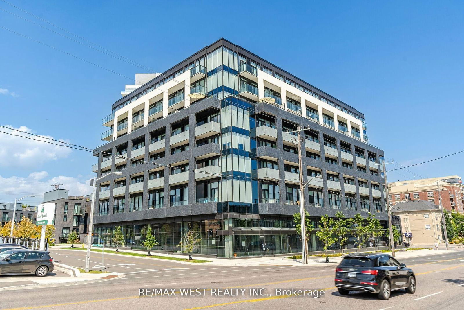 4208 Dundas St W, unit PH 812 for sale - image #1