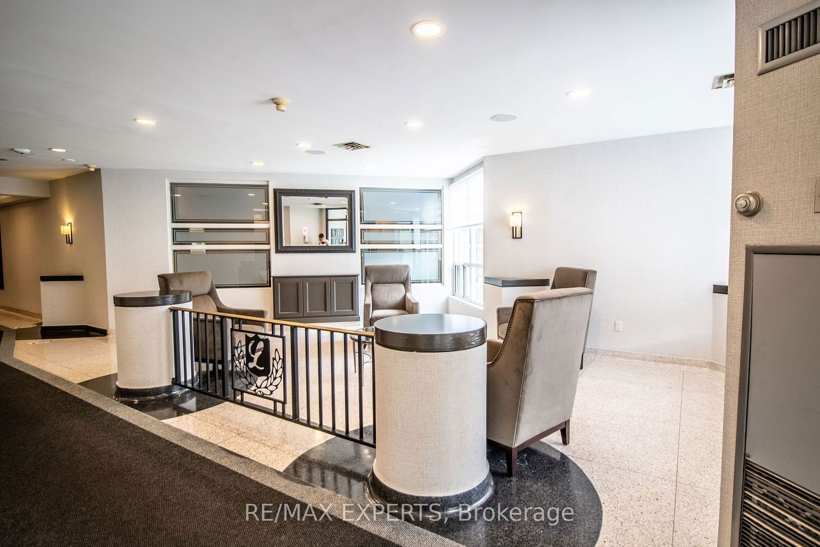 10 Laurelcrest St, unit 412 for sale - image #2