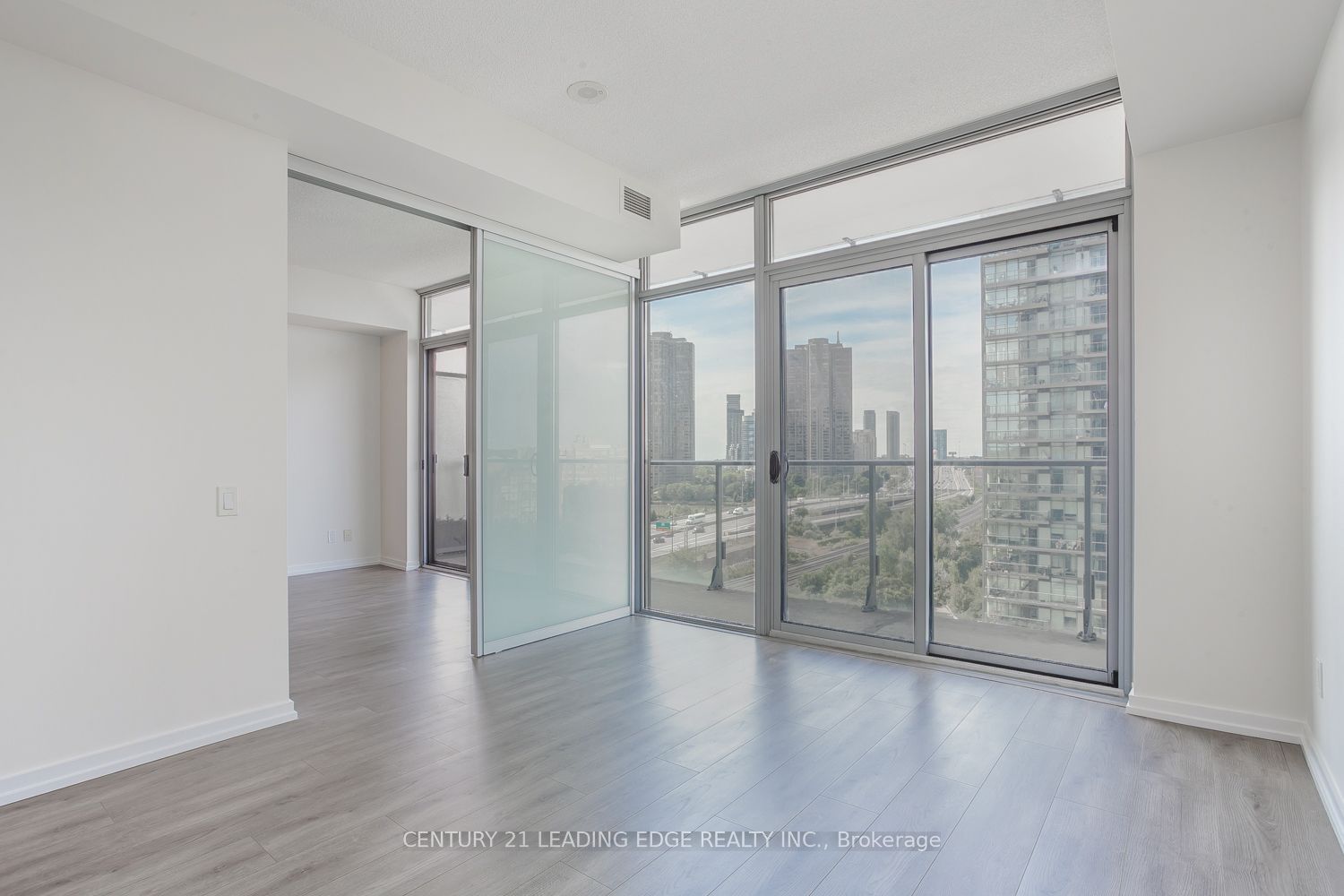 103 The Queensway, unit 1008 for sale - image #14