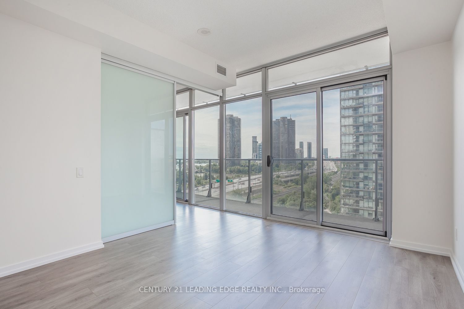 103 The Queensway, unit 1008 for sale - image #16