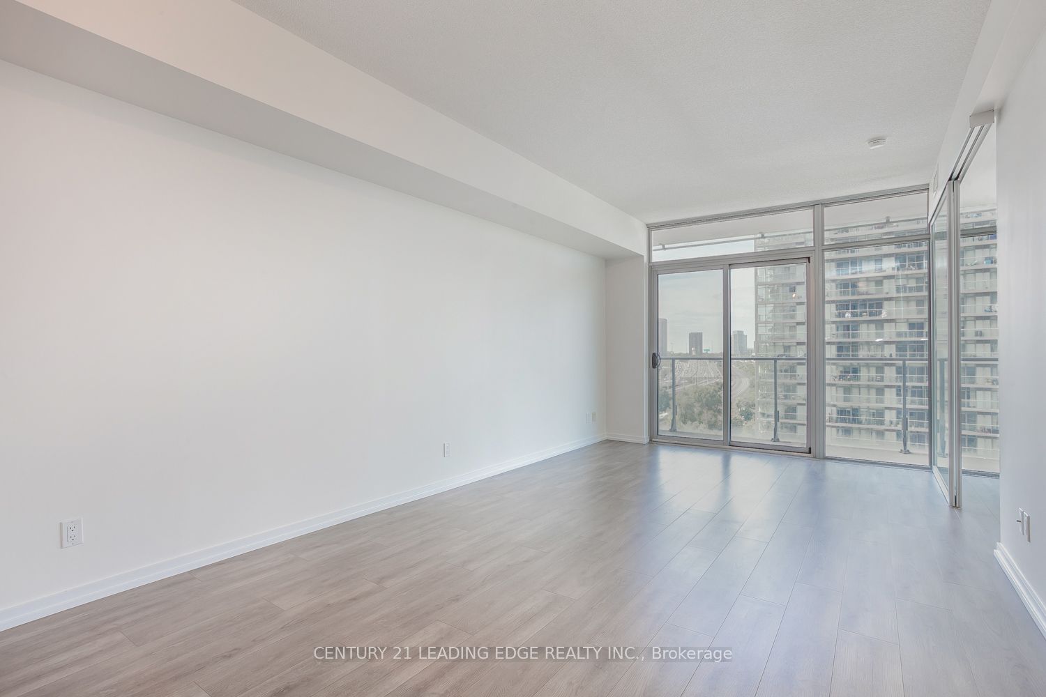 103 The Queensway, unit 1008 for sale - image #8