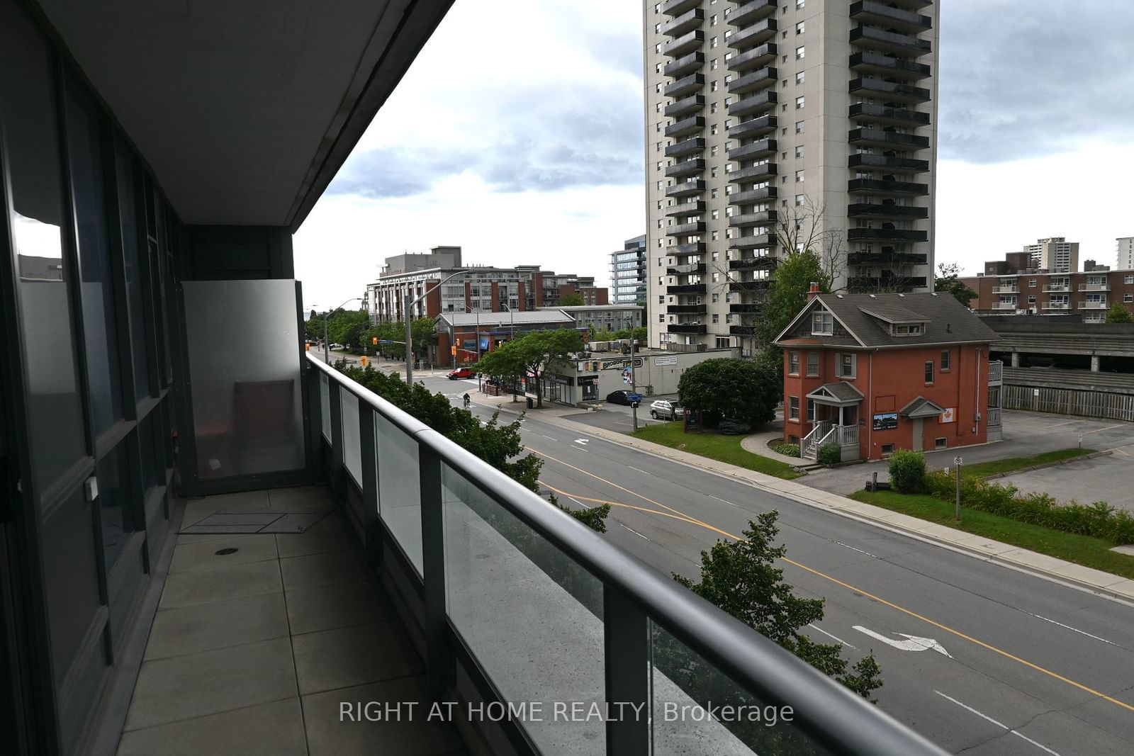 1 Hurontario St, unit 315 for sale