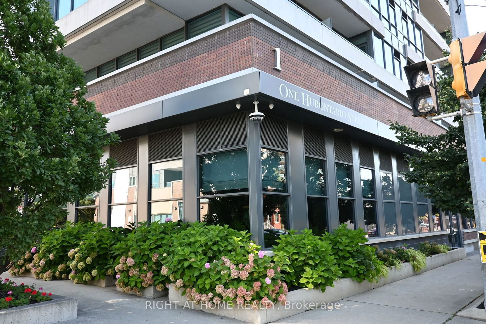 1 Hurontario St, unit 315 for sale - image #2