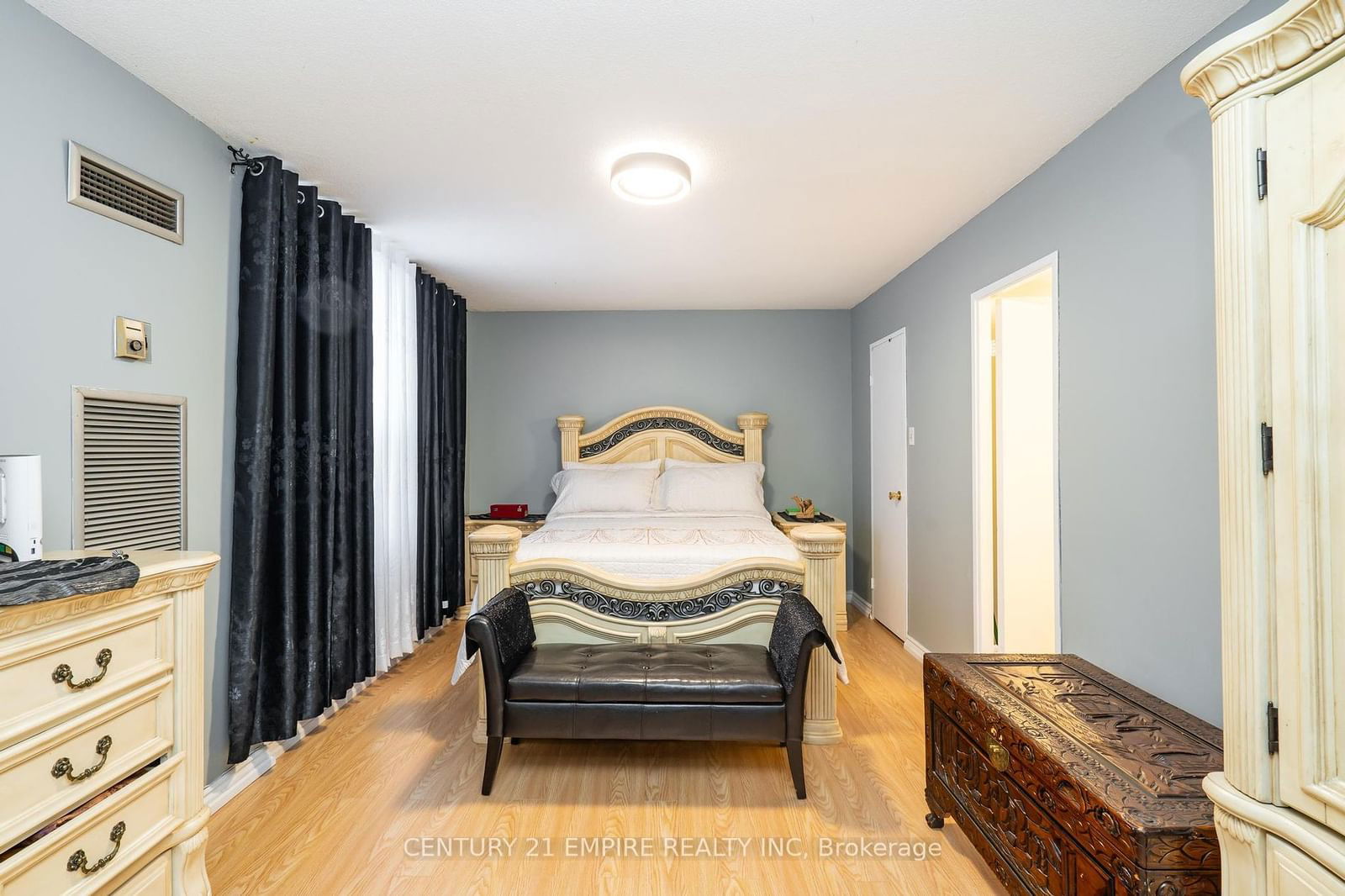 75 EMMETT Ave, unit 216 for sale - image #6