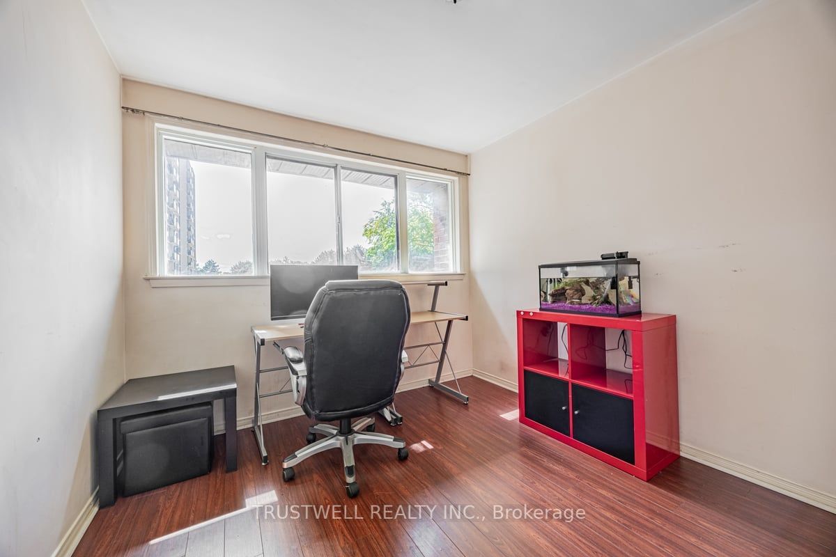 353 Driftwood Ave, unit 7 for sale - image #15