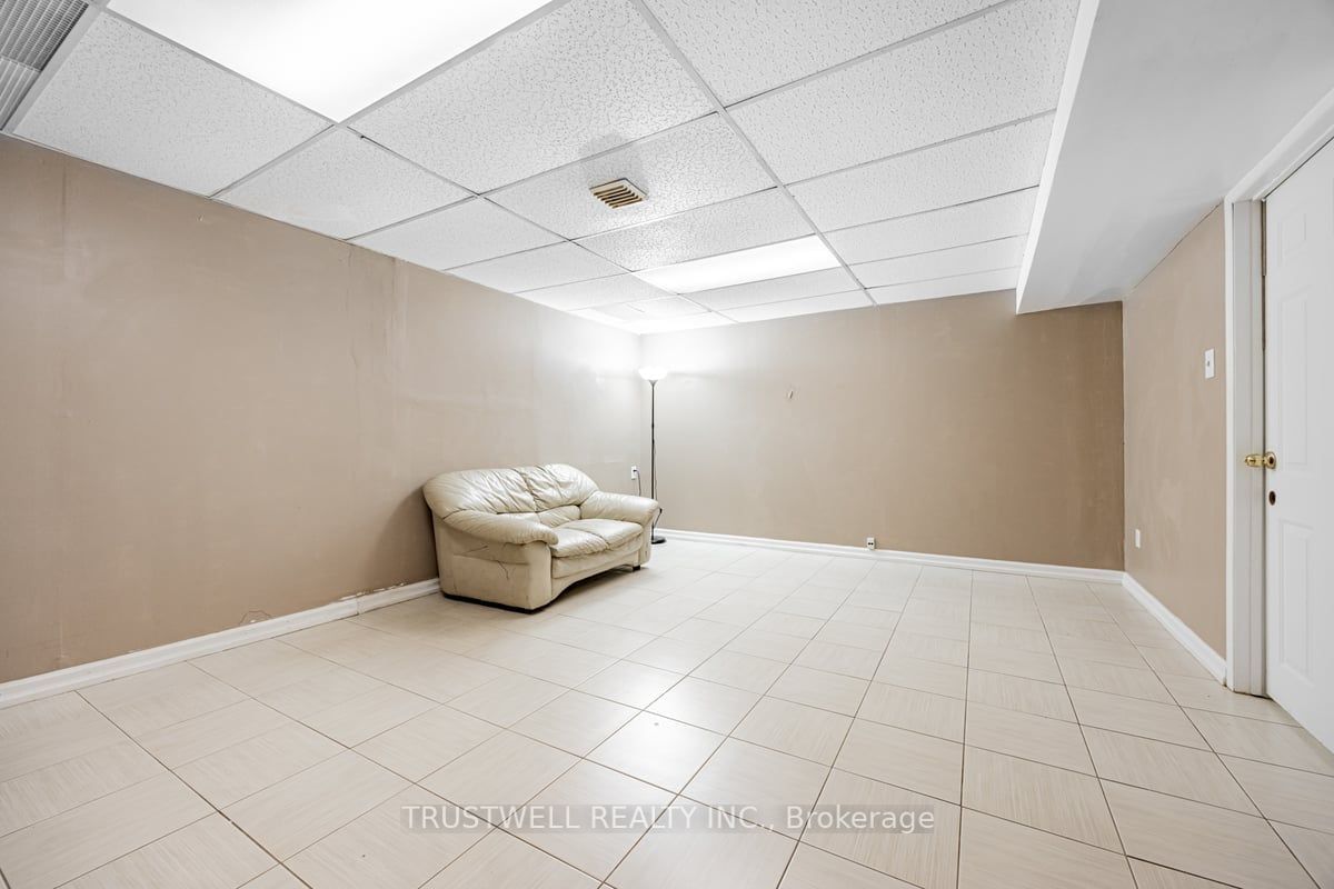 353 Driftwood Ave, unit 7 for sale - image #21