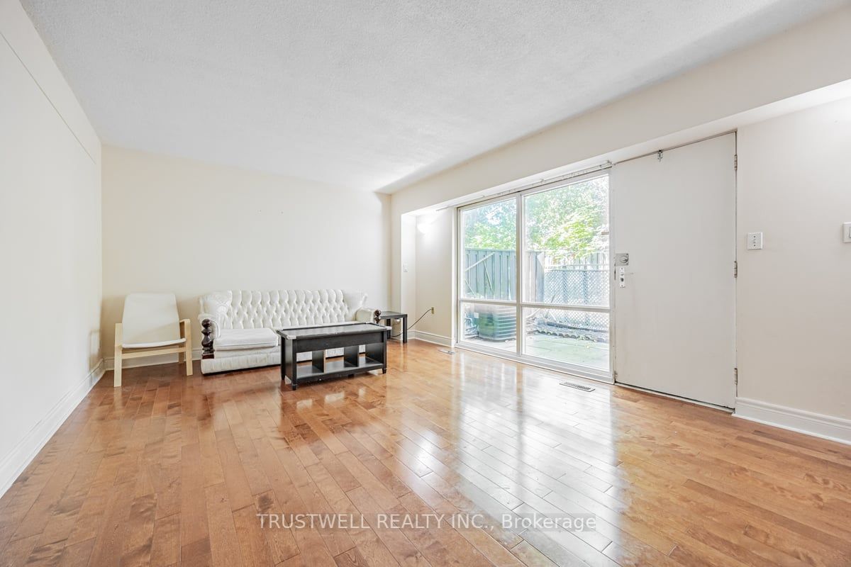 353 Driftwood Ave, unit 7 for sale - image #4