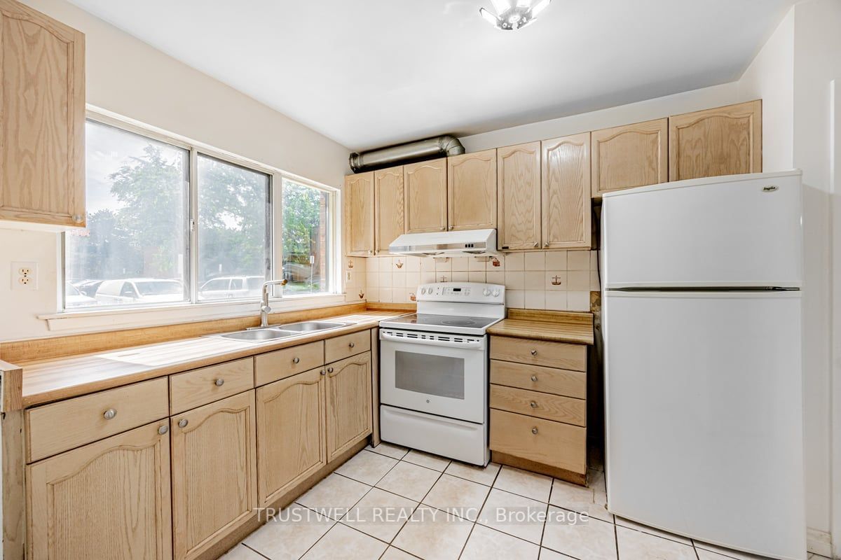 353 Driftwood Ave, unit 7 for sale - image #7