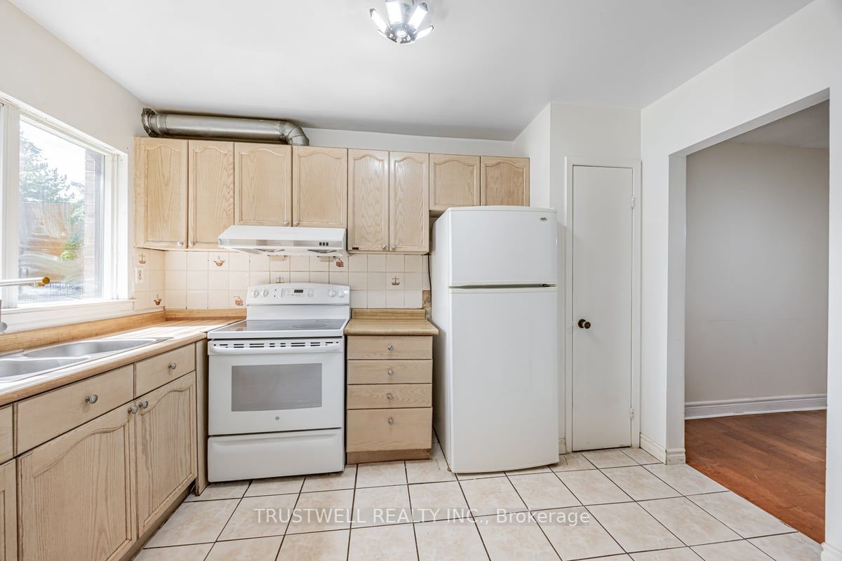 353 Driftwood Ave, unit 7 for sale - image #8