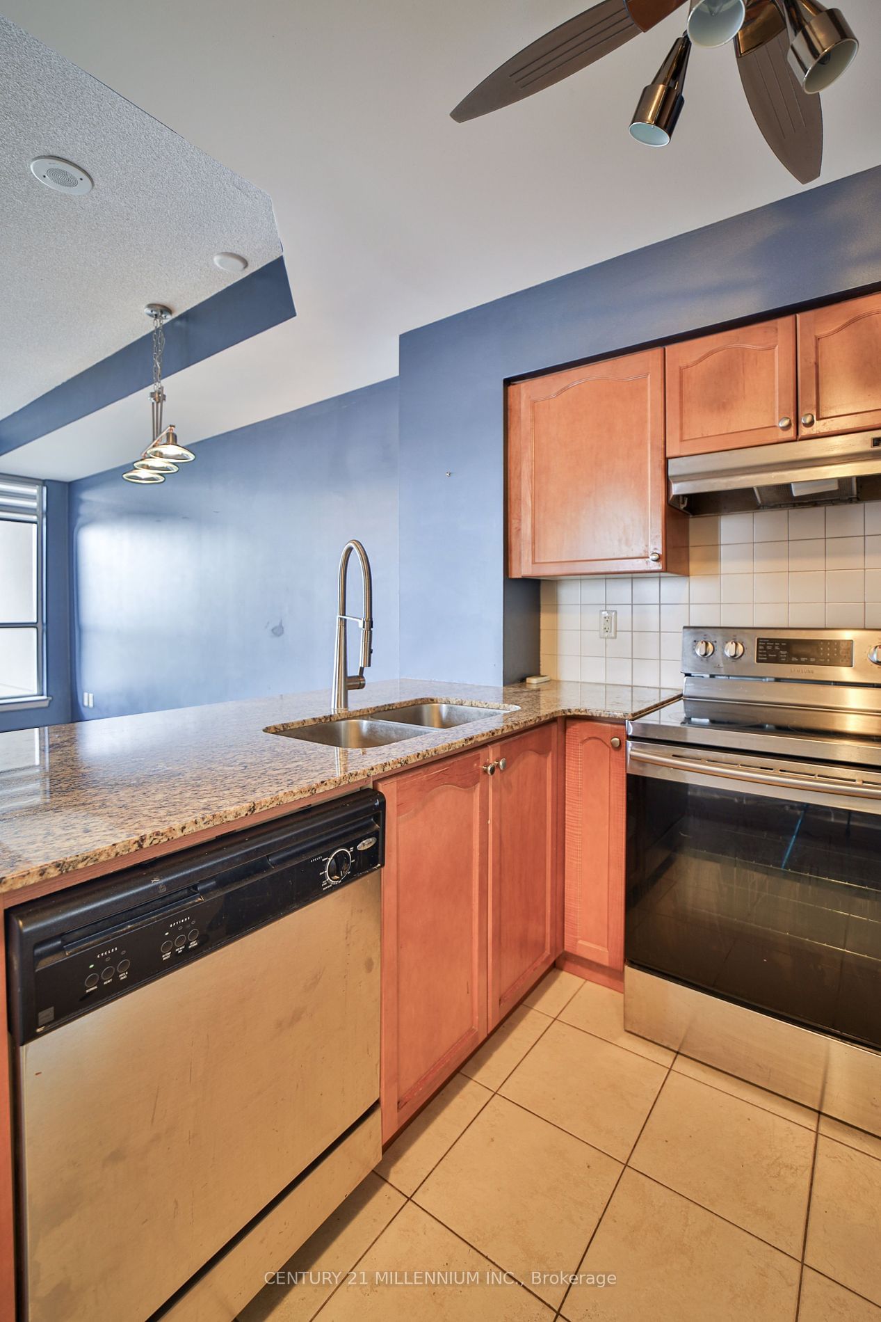 220 Forum Dr N, unit 909 for sale - image #8