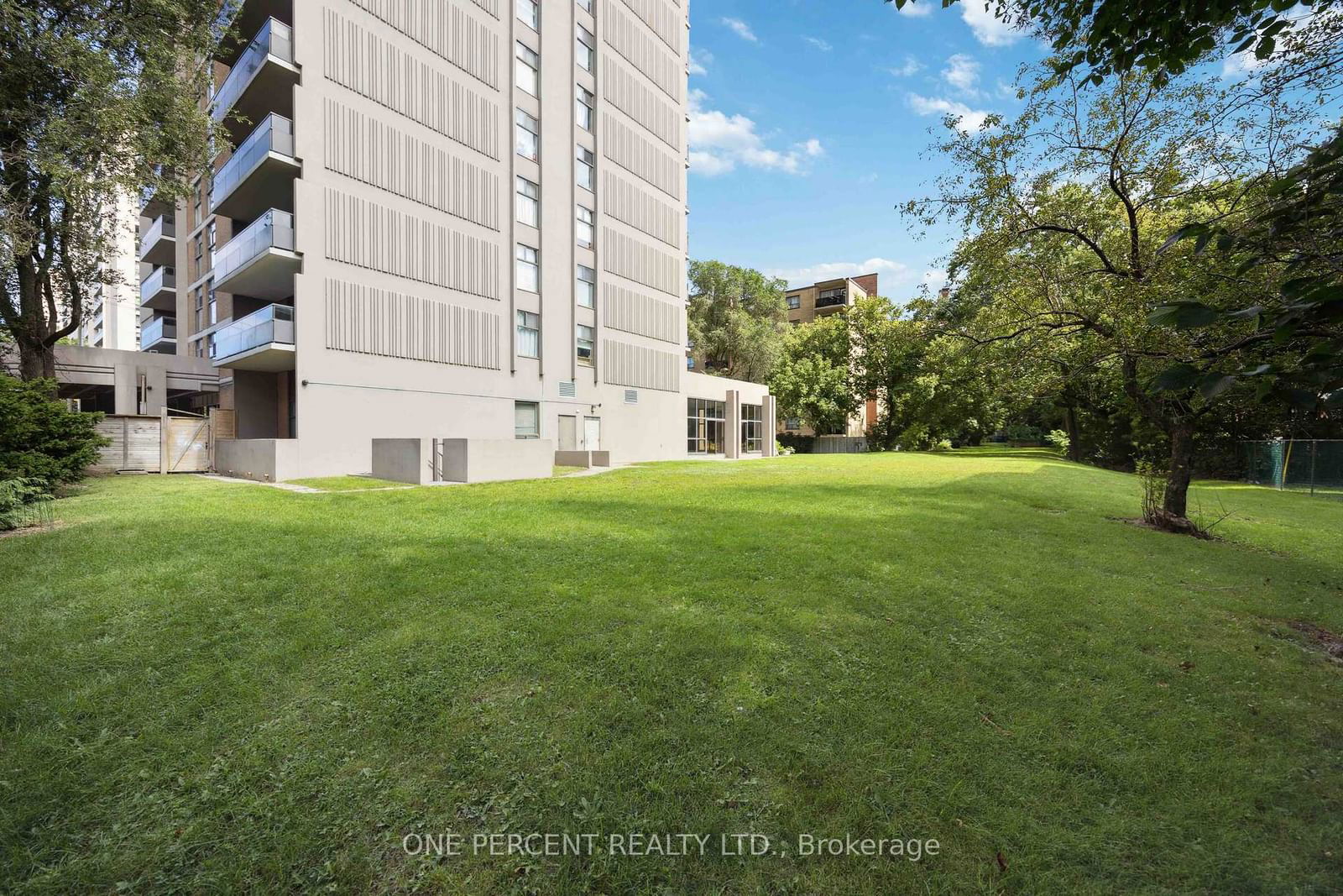 135 Marlee Ave, unit 704 for sale - image #27