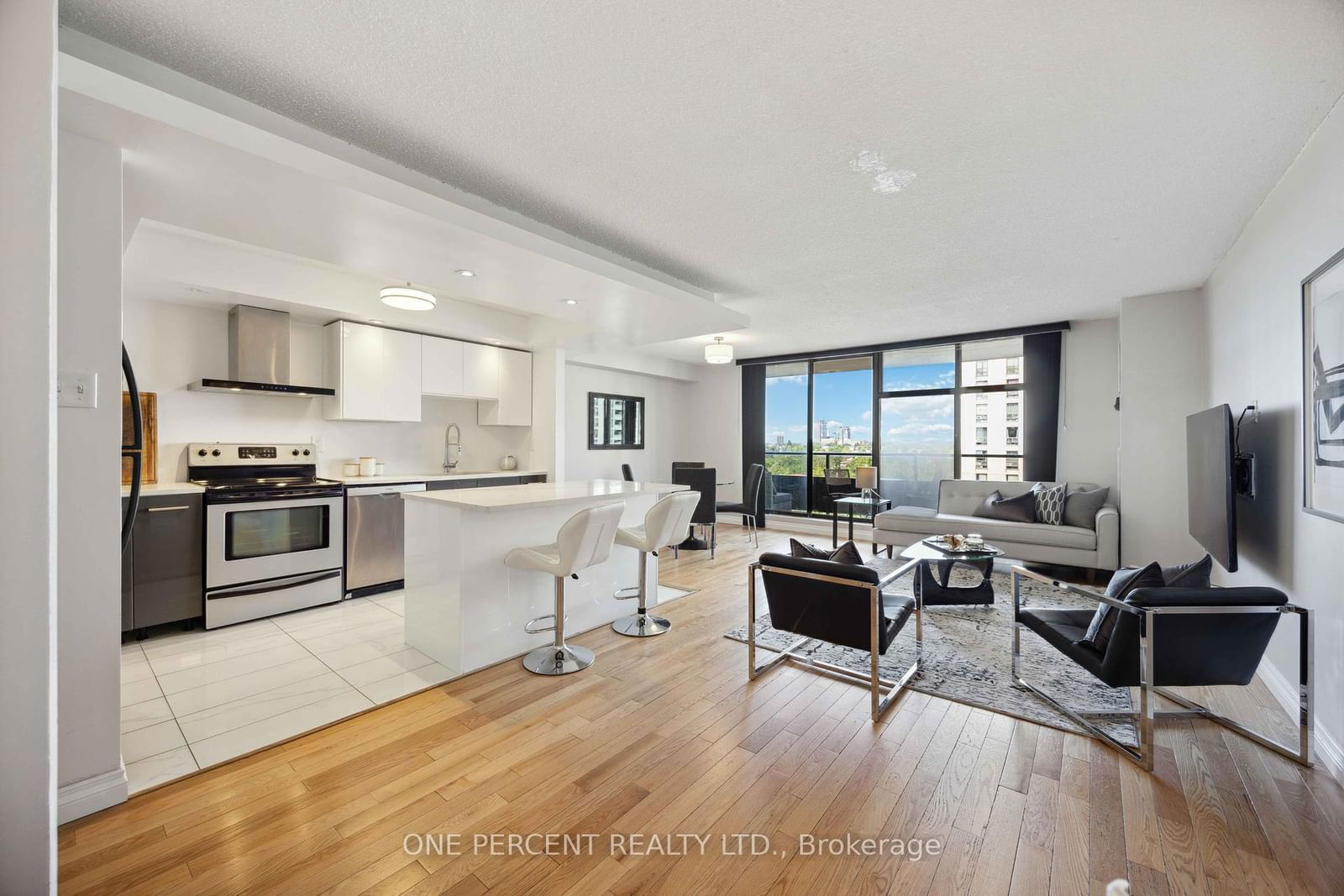 135 Marlee Ave, unit 704 for sale - image #5