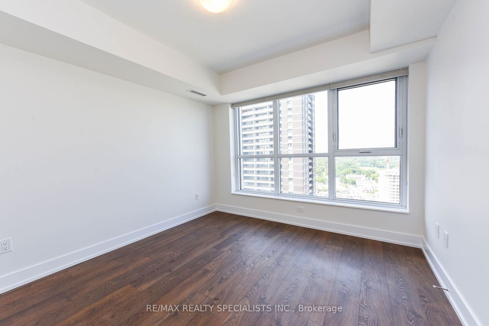 5 MABELLE Ave, unit 2535 for rent - image #24