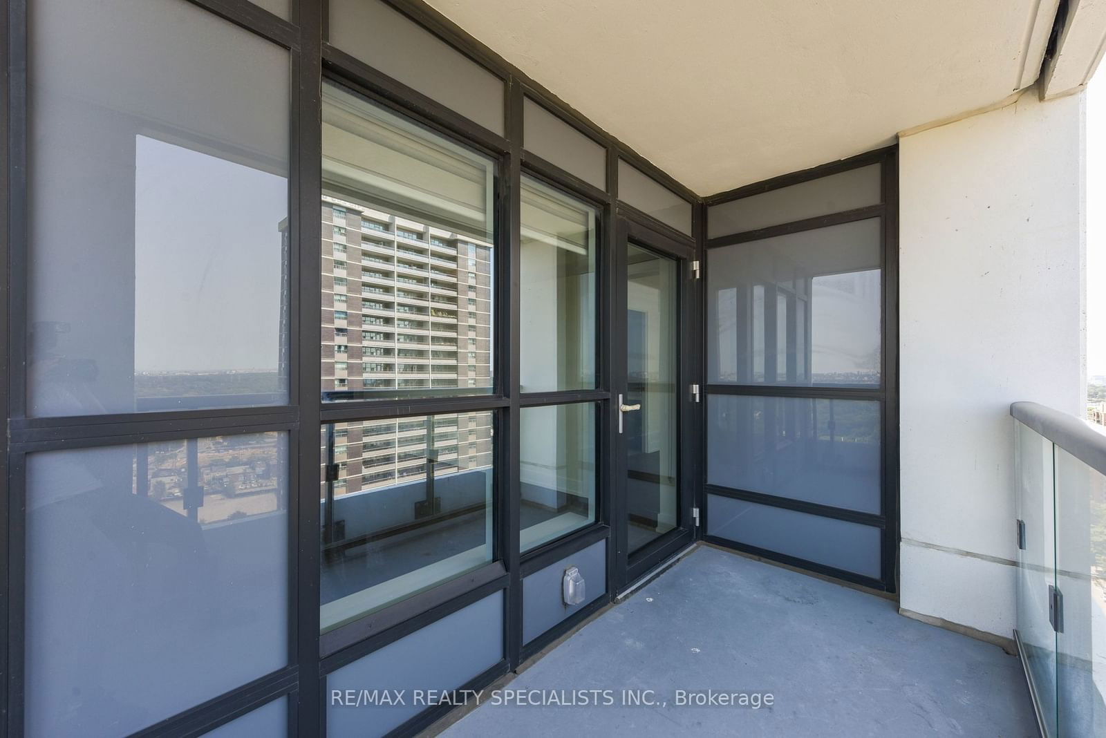 5 MABELLE Ave, unit 2535 for rent - image #30