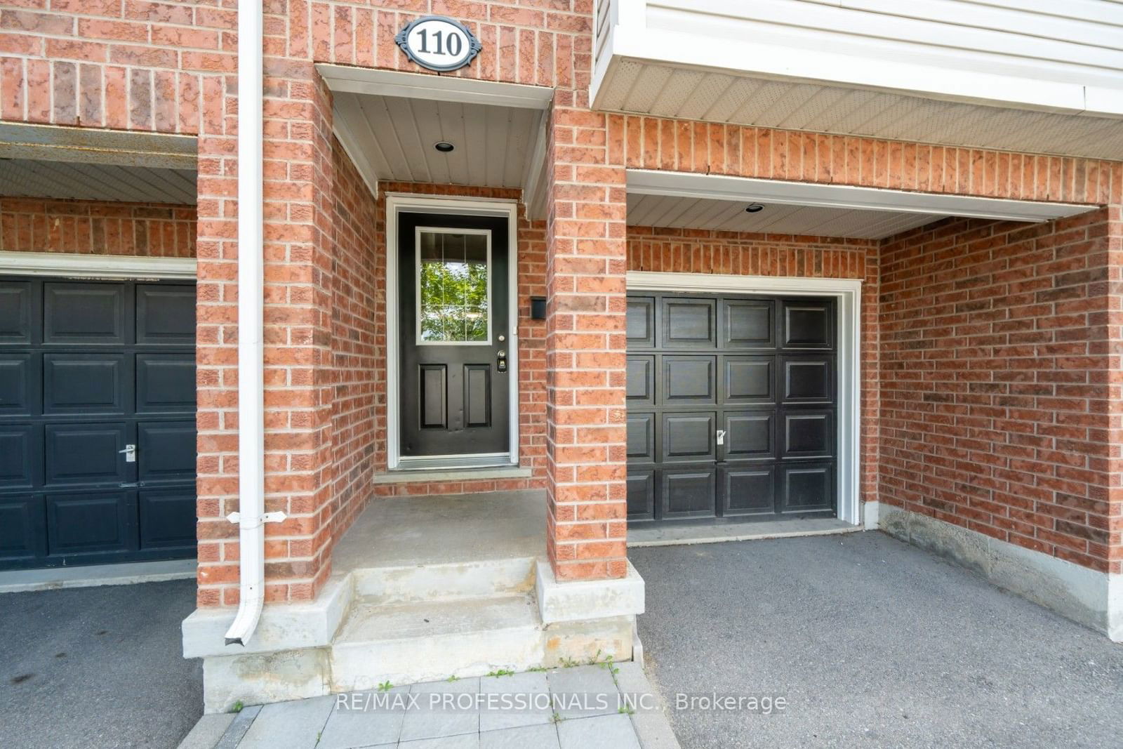 1128 Dundas St W, unit 110 for sale - image #3