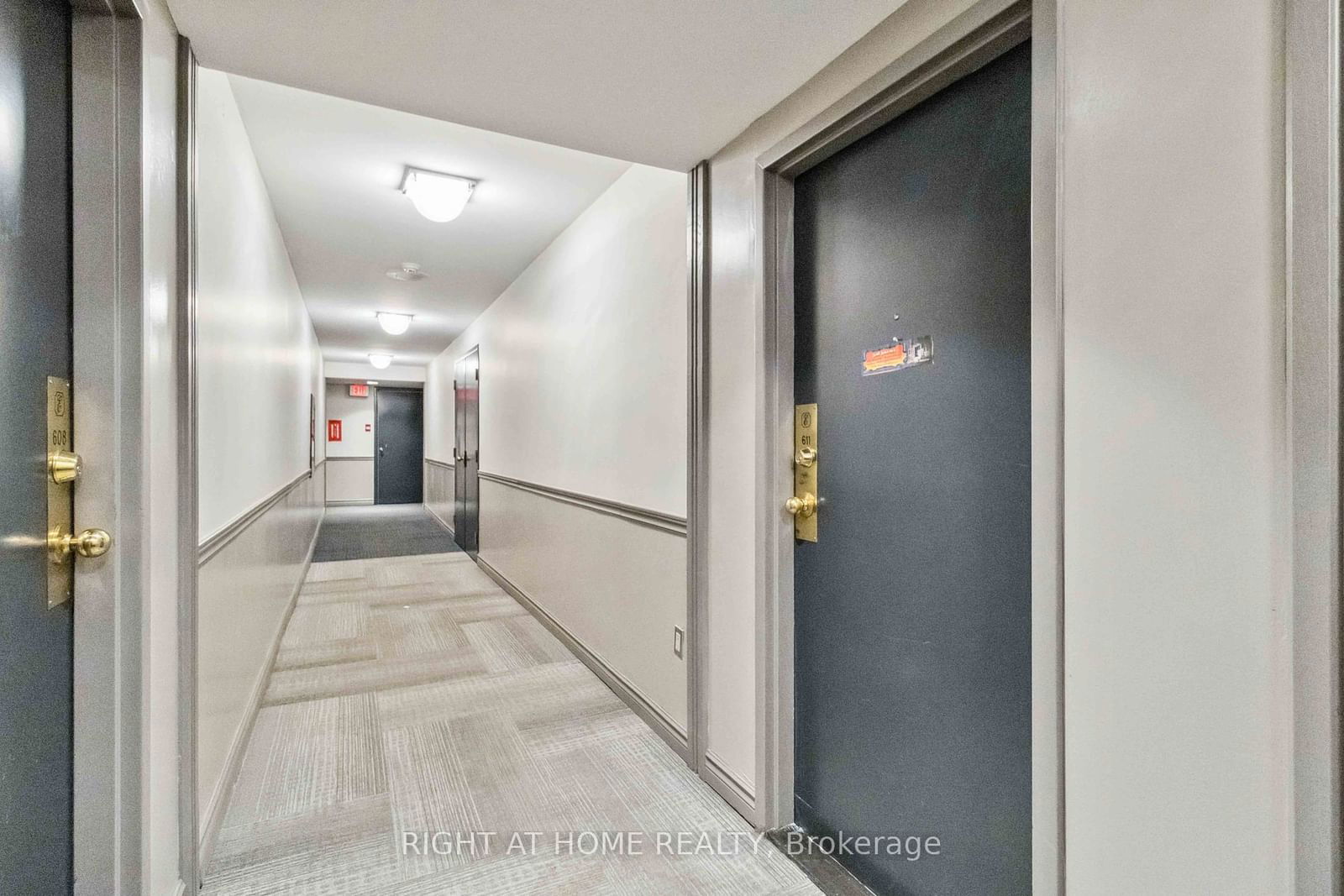 285 Enfield Pl, unit 611 for sale - image #3