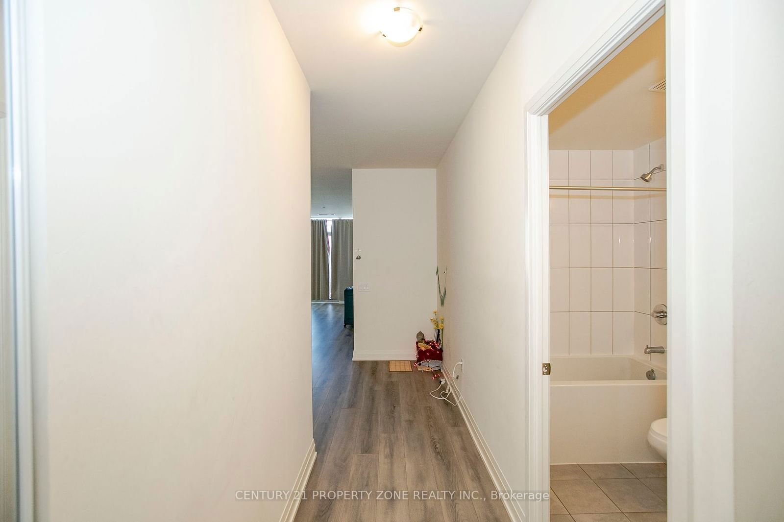 509 Dundas St, unit 211 for sale - image #12