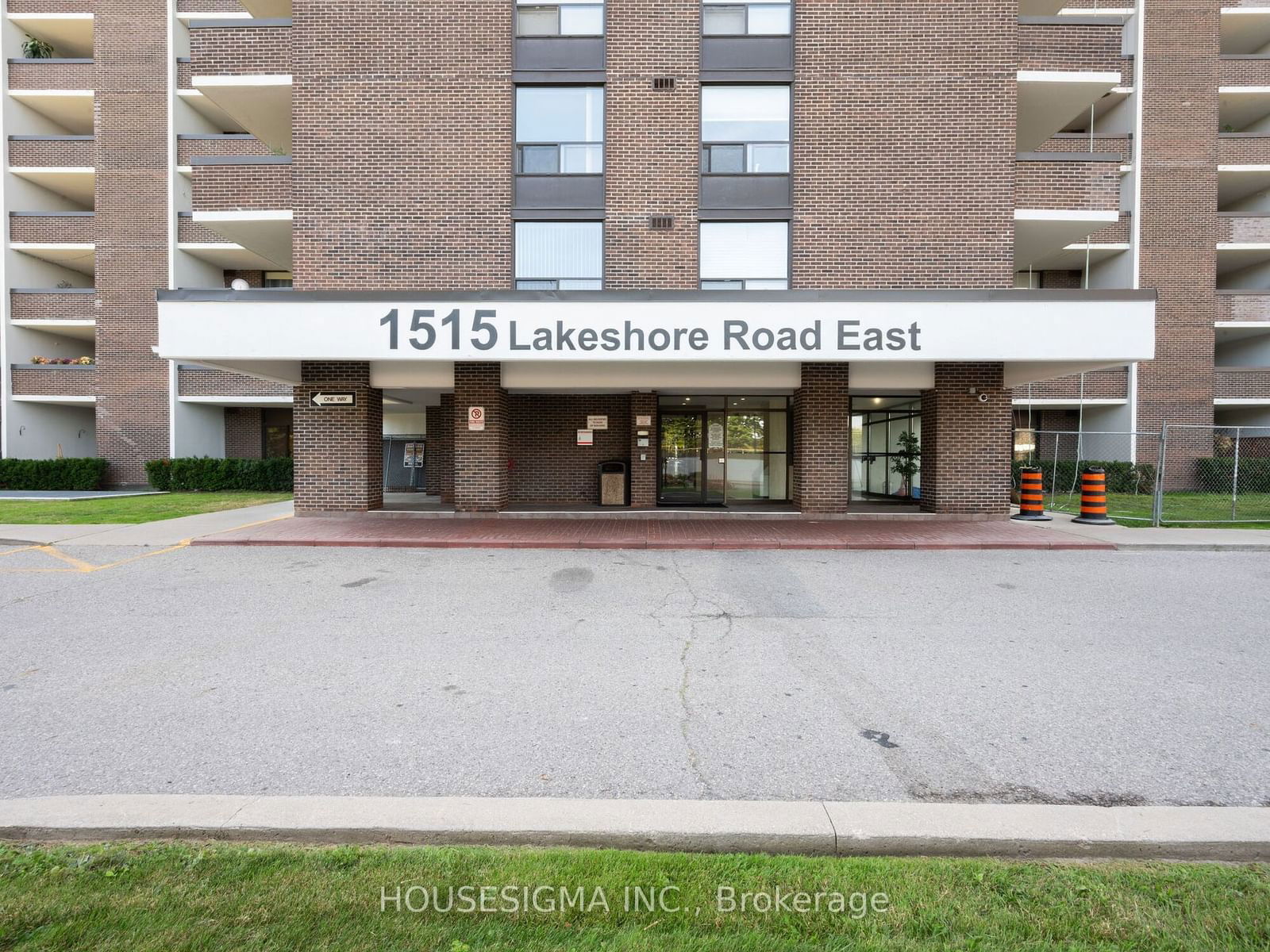 1515 Lakeshore Rd E, unit 101 for sale