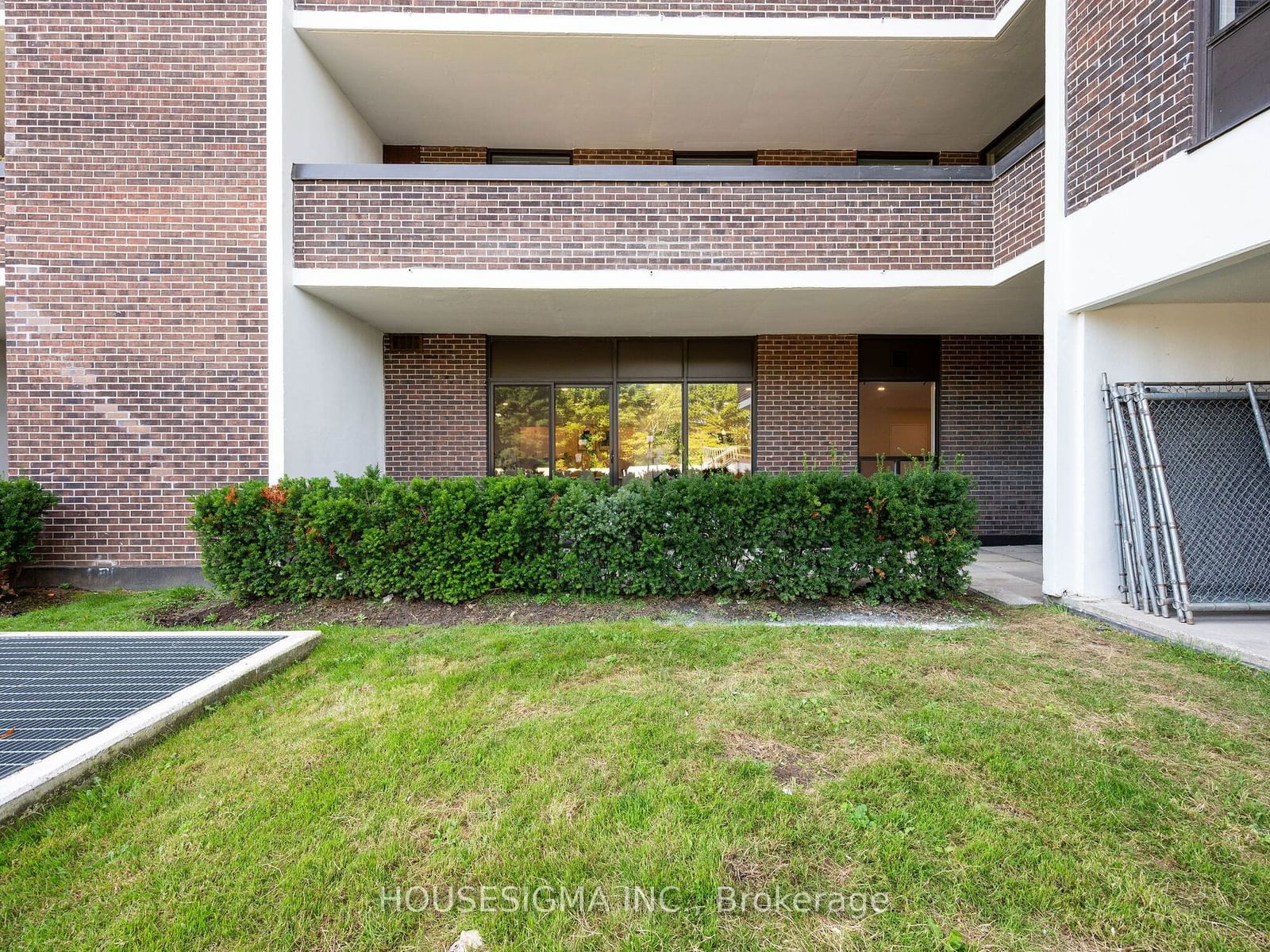 1515 Lakeshore Rd E, unit 101 for sale - image #32