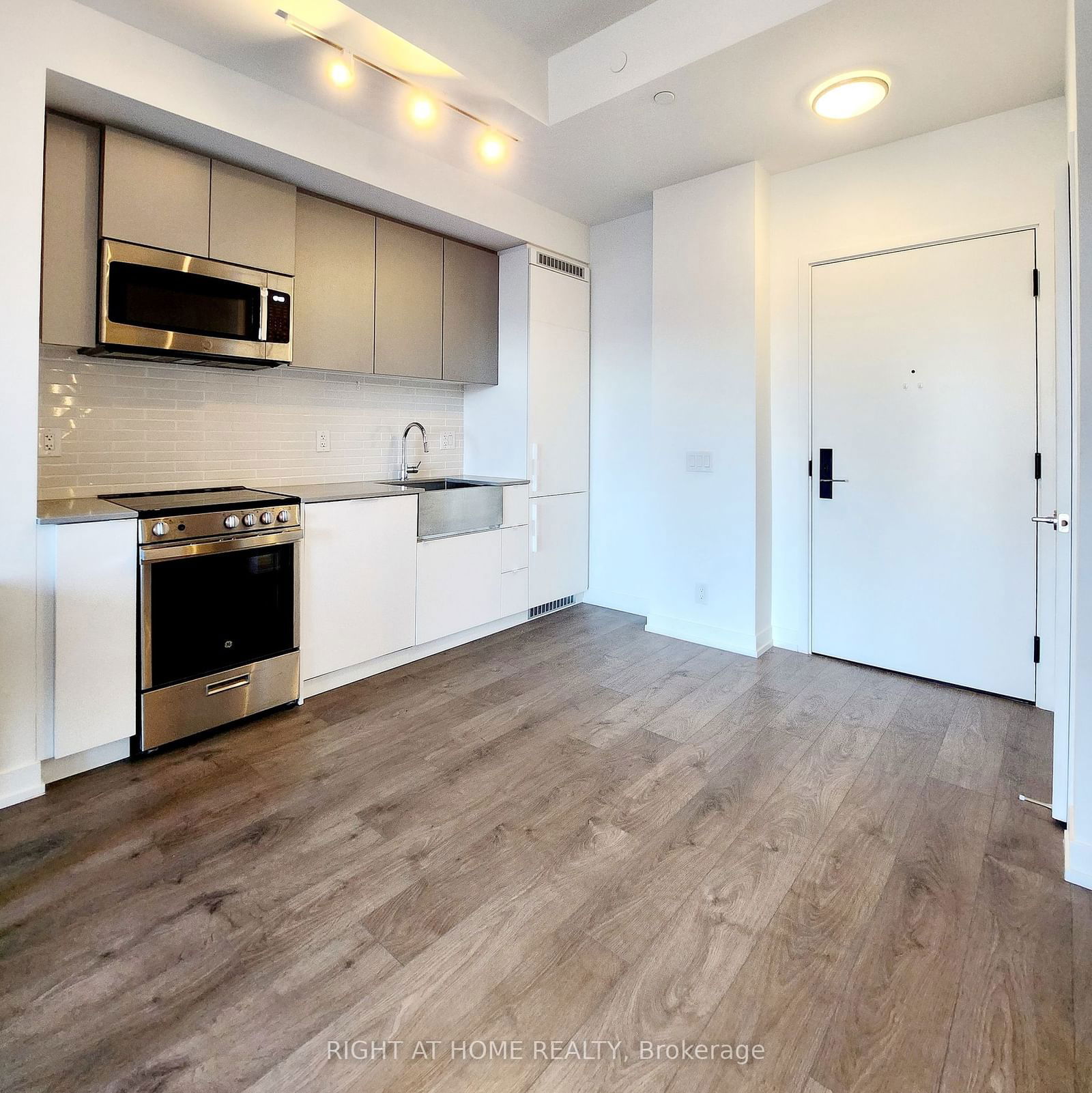 270 Dufferin St W, unit 513 for sale - image #2