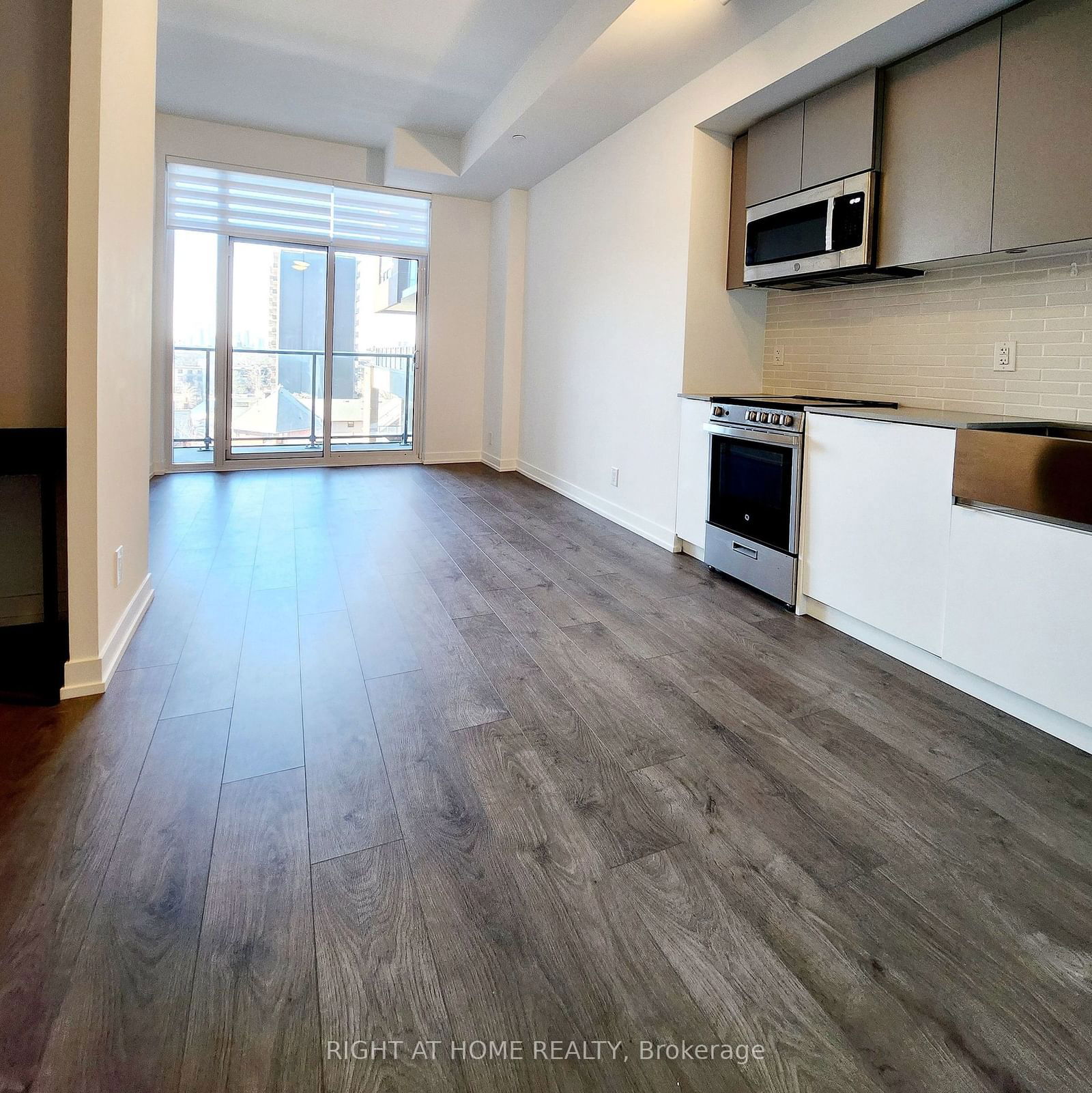 270 Dufferin St W, unit 513 for sale - image #3