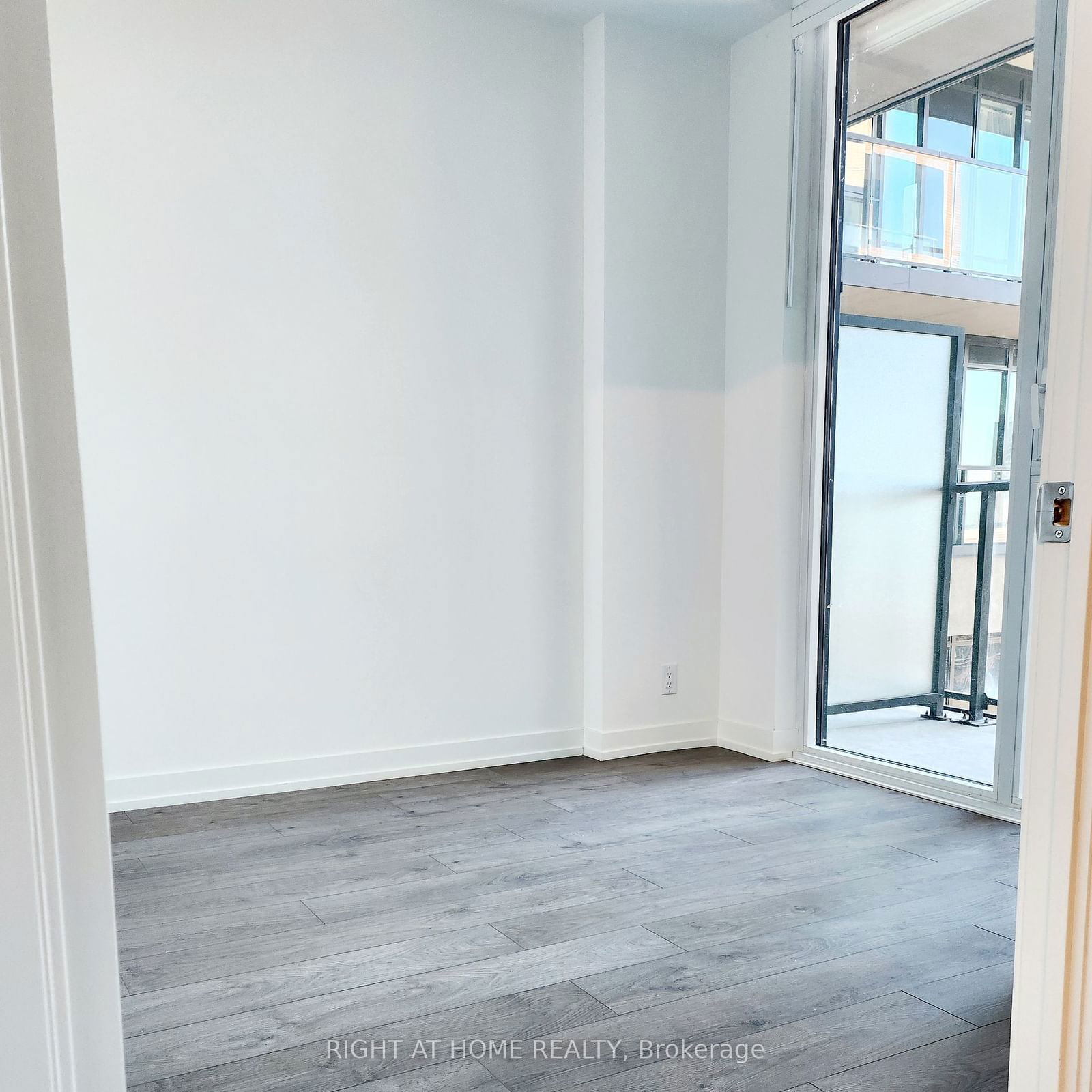 270 Dufferin St W, unit 513 for sale - image #8