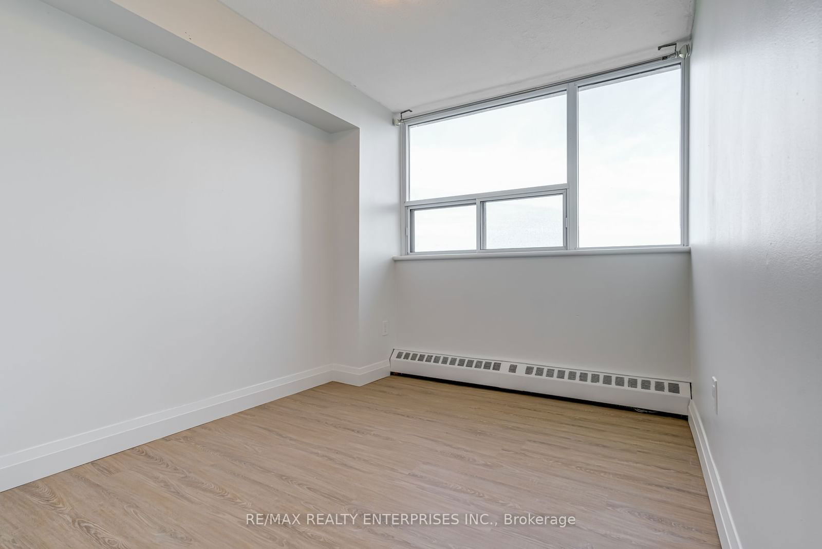 530 Lolita Gdns, unit 907 for sale - image #23