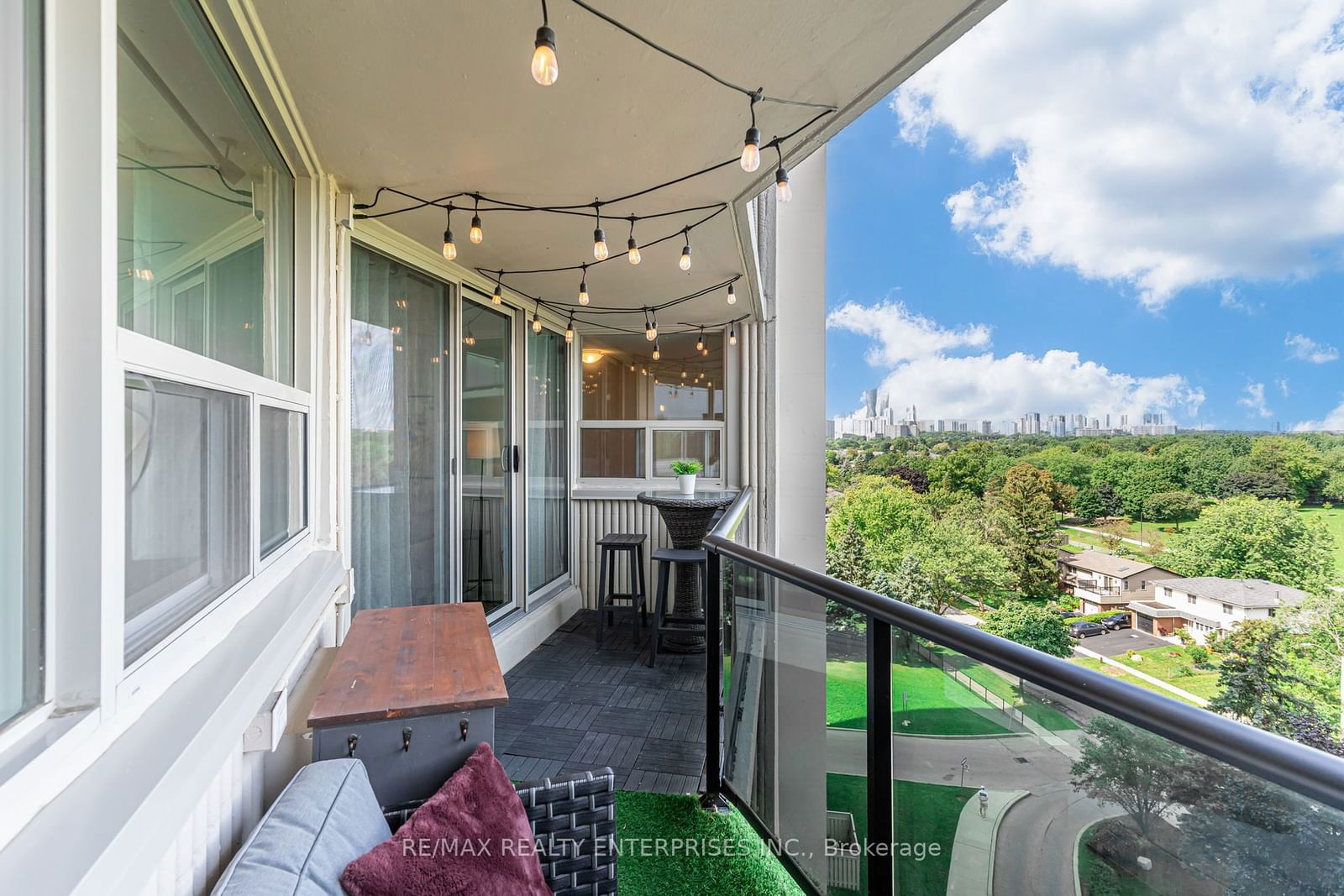 530 Lolita Gdns, unit 907 for sale - image #29