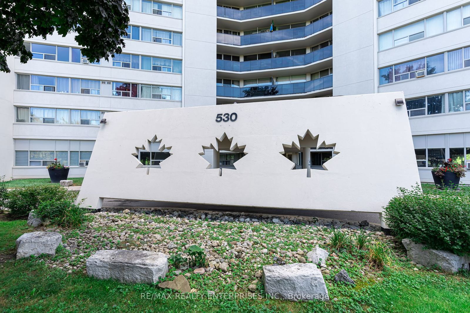 530 Lolita Gdns, unit 907 for sale