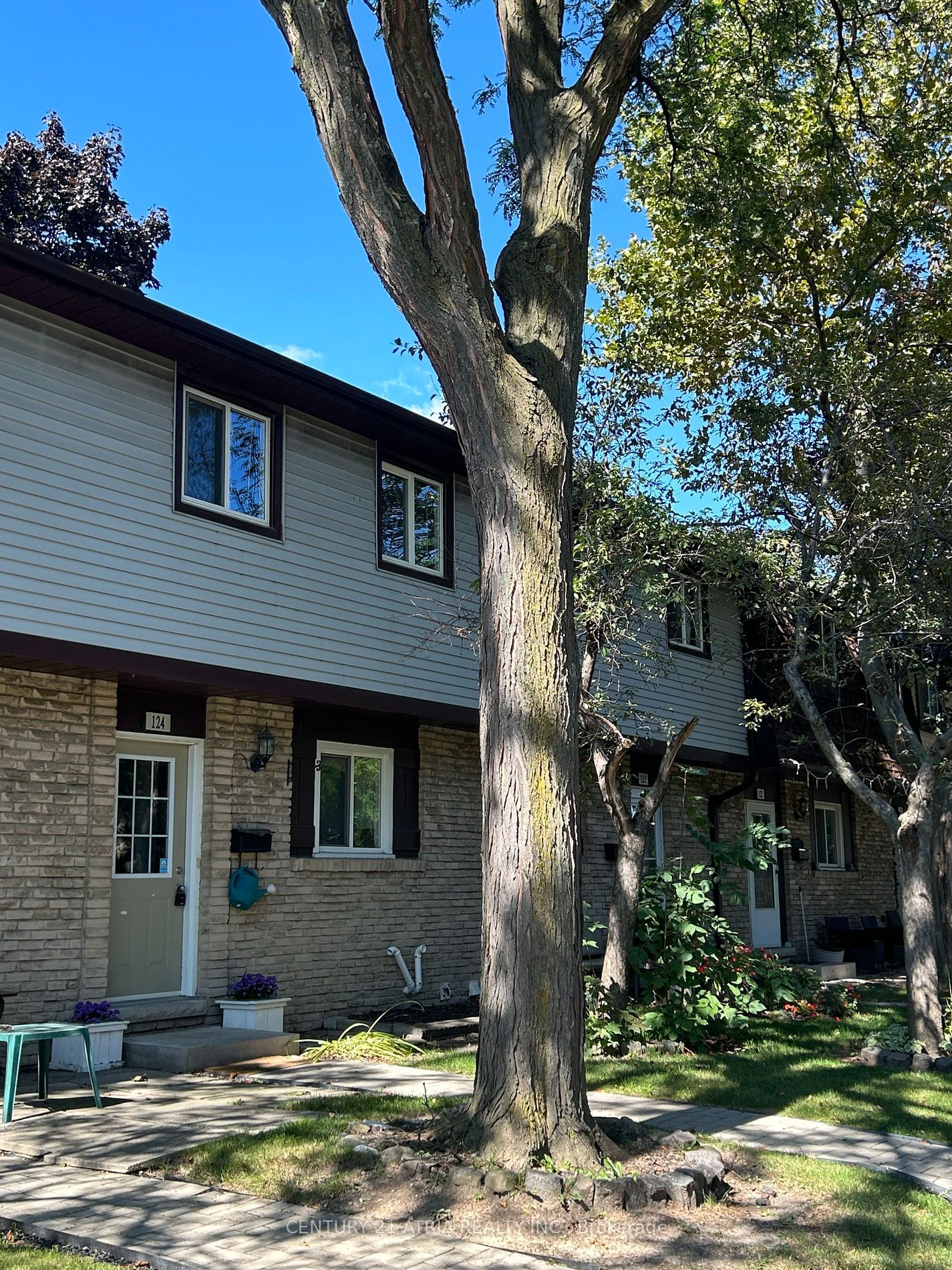 45 Hansen Rd N, unit 124 for sale