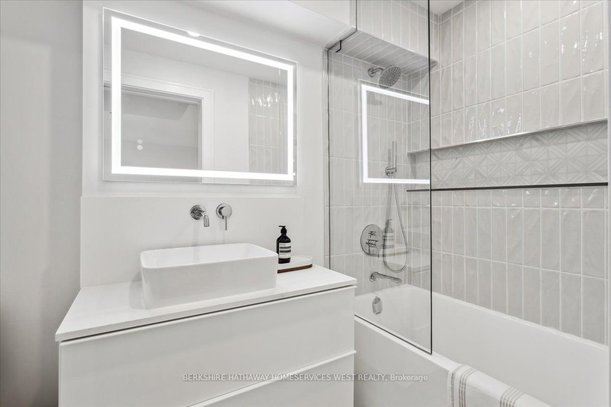 185 Robinson St, unit 417 for sale - image #26