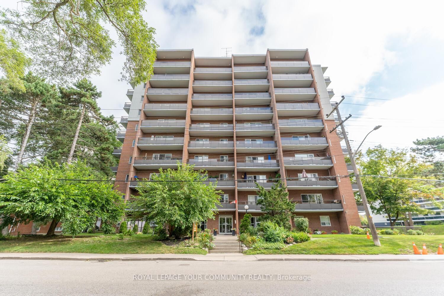 15 Elizabeth St N, unit 704 for sale - image #4