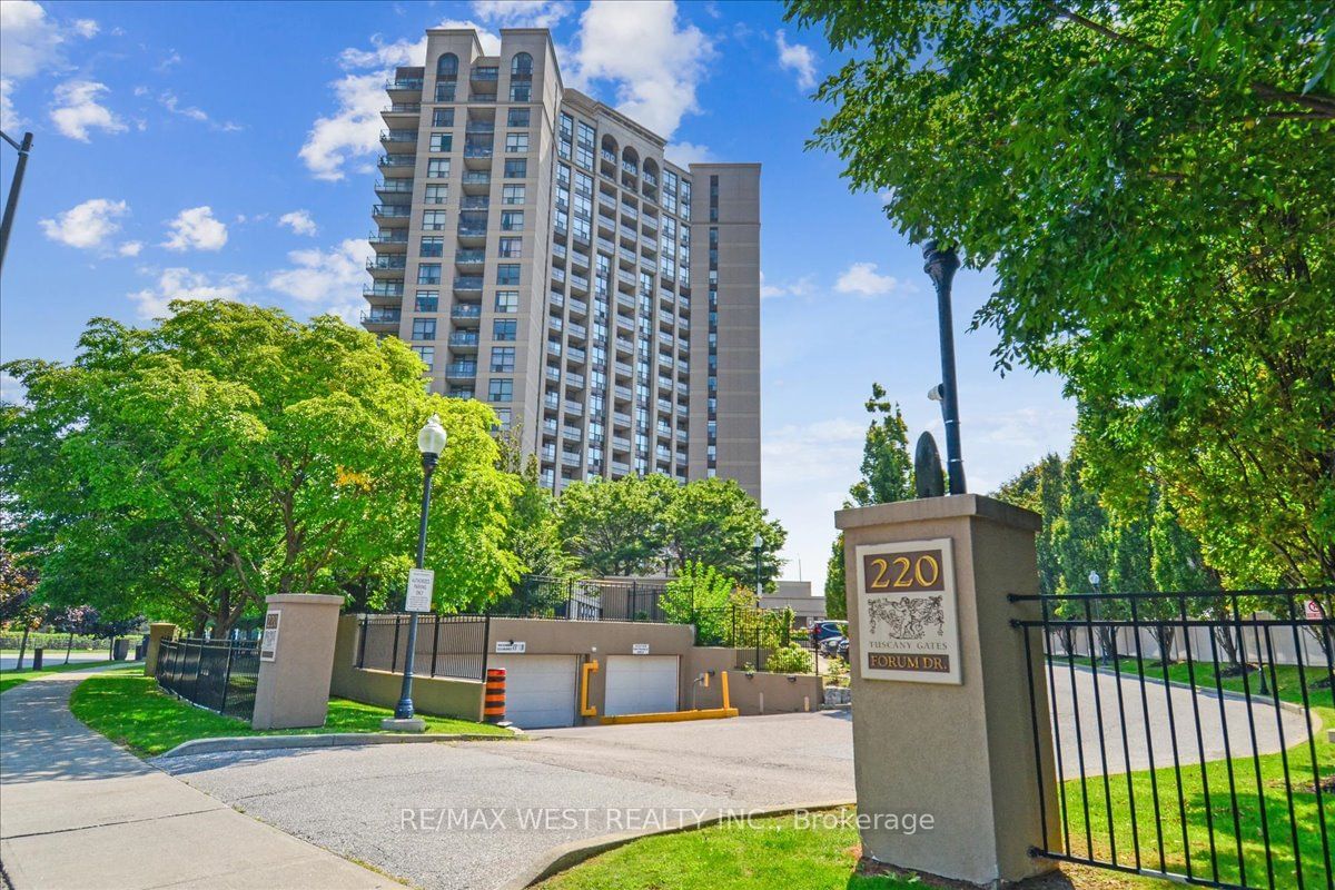 220 Forum Dr, unit Th#111 for sale - image #2