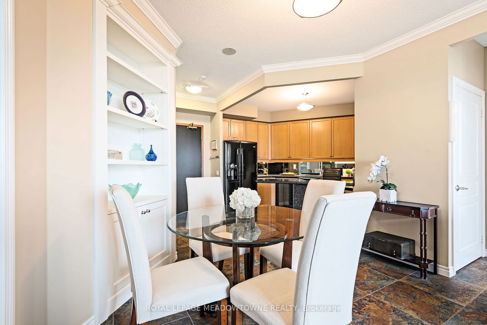 1 Belvedere Crt, unit 806 for sale - image #13