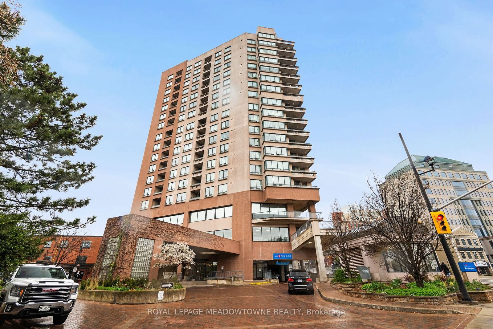 1 Belvedere Crt, unit 806 for sale