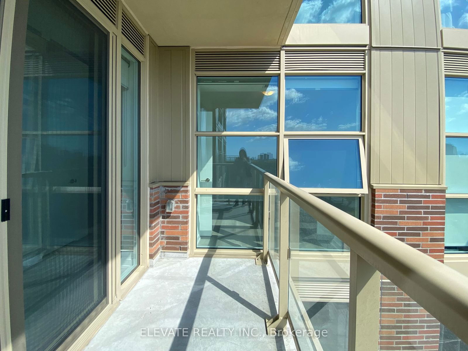 1787 St Clair Ave W, unit 1003 for rent - image #12